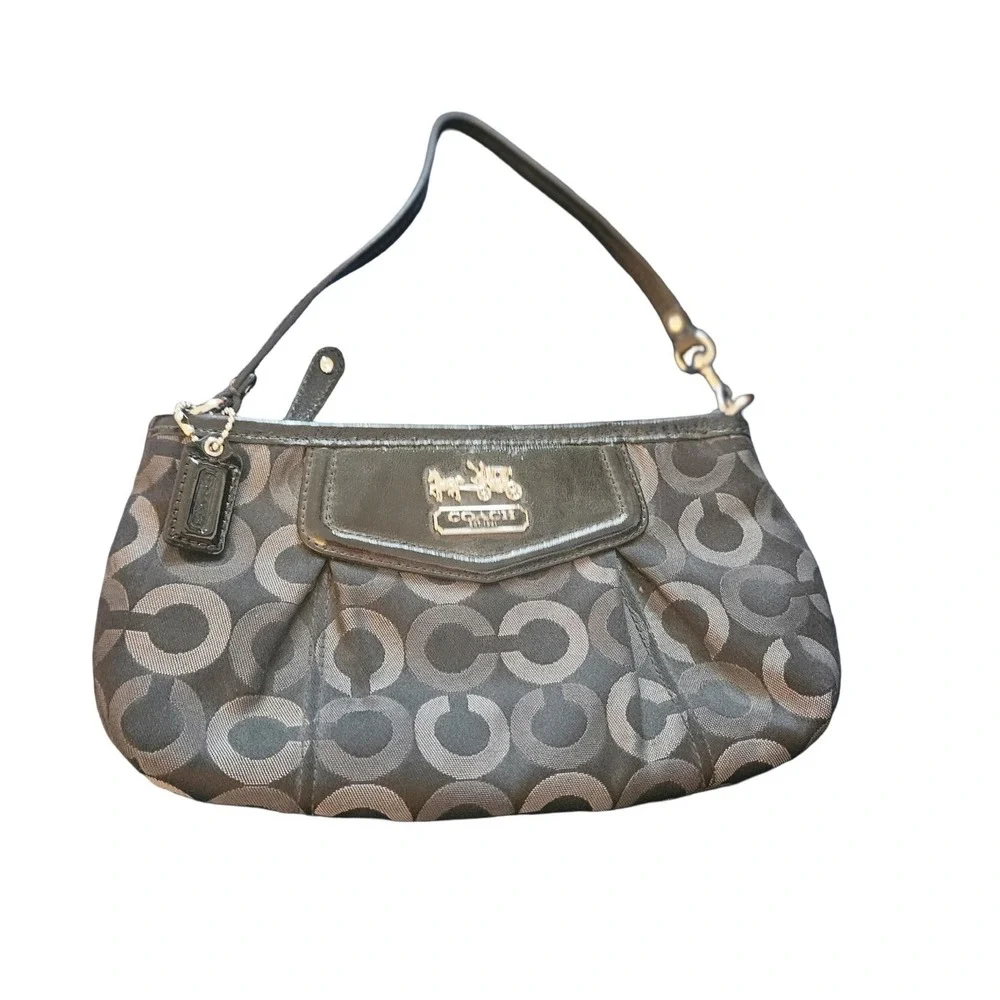 Coach Signature C Pleated Wristlet Bag Black Gray Jacquard Patent Trim